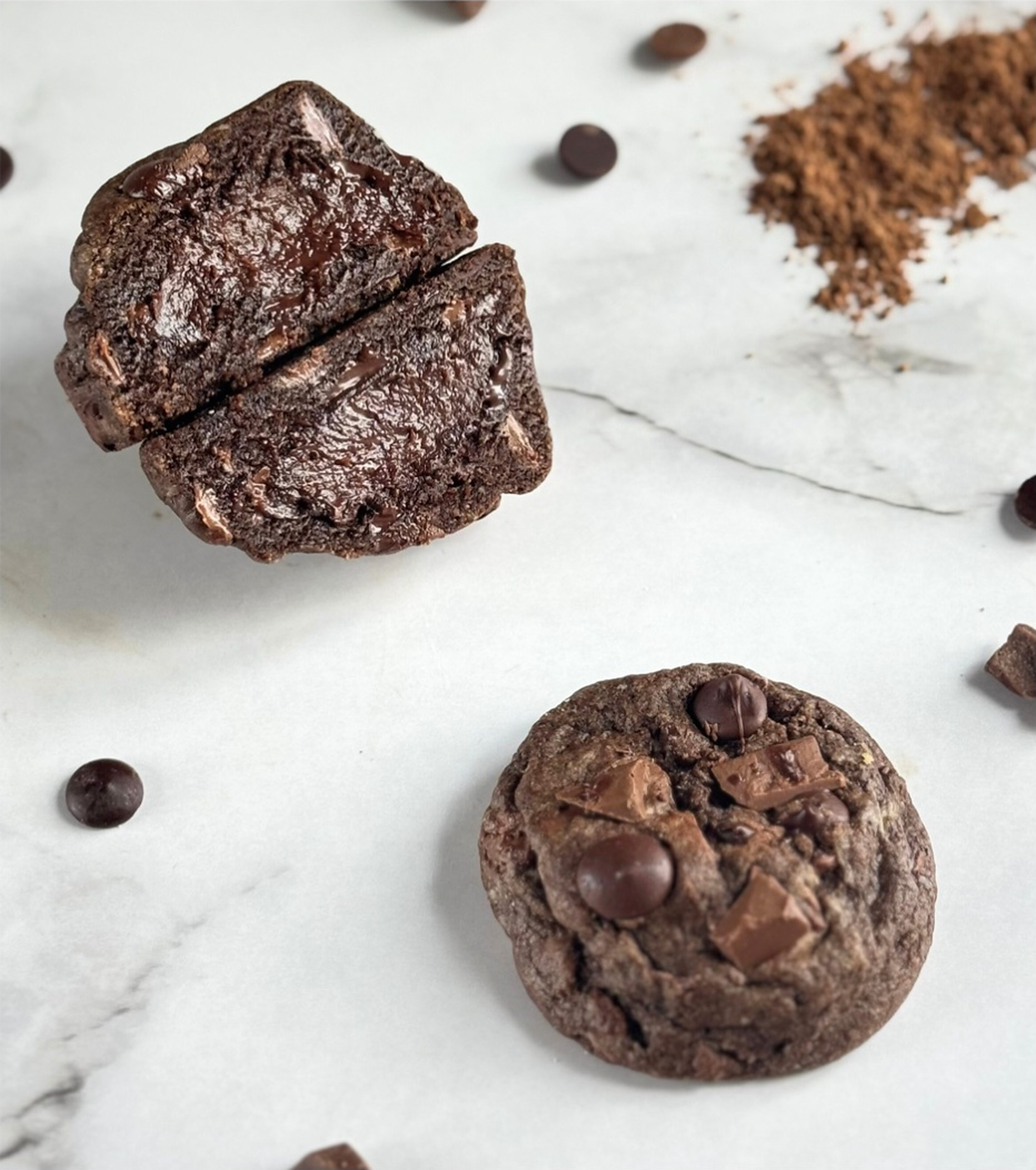 Dark chocolate cookies with chocolate chips